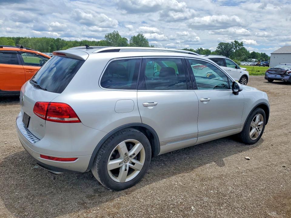 57540396 :رقم المزاد ، WVGEF9BP0DD013795 vin ، 2013 Volkswagen Touareg مزاد بيع