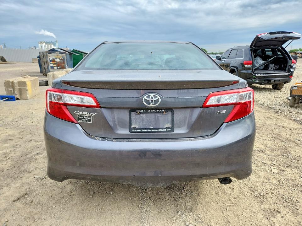 54722946 :رقم المزاد ، 4T1BF1FK2EU331955 vin ، 2014 Toyota Camry مزاد بيع