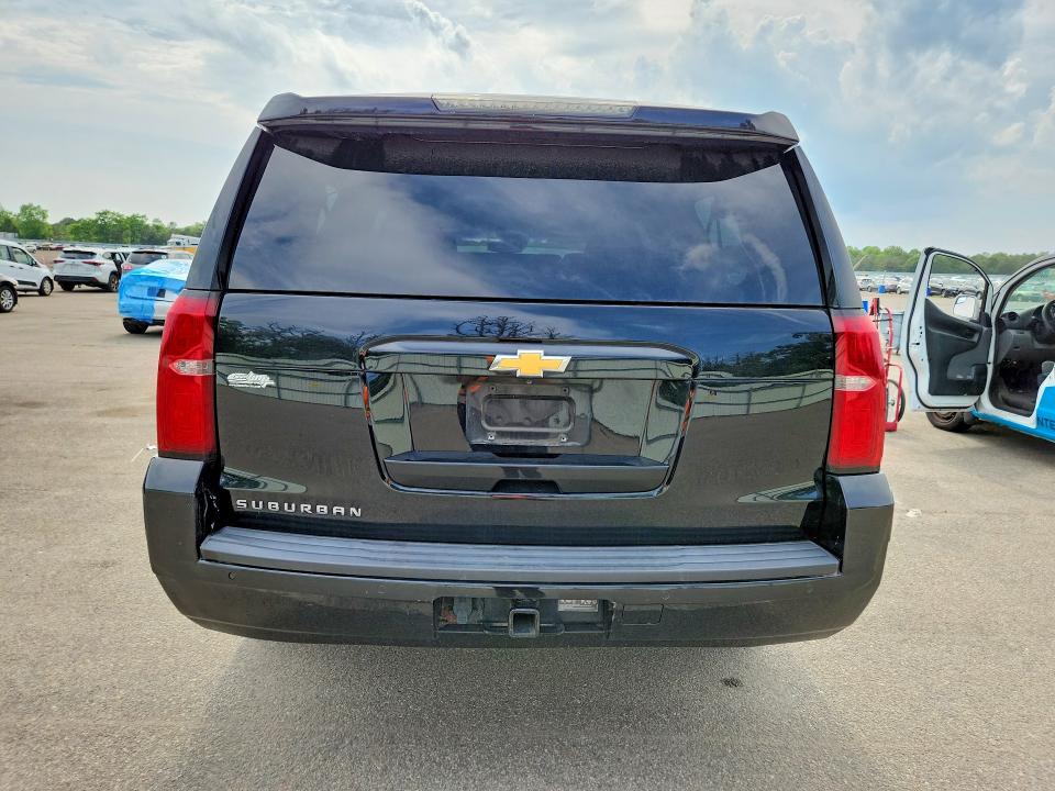 Продаж на аукціоні авто 2018 Chevrolet Suburban, vin: 1GNSKHKC4JR238611, номер лоту: 57382586