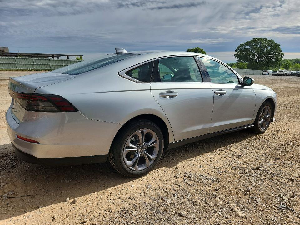 Продажа на аукционе авто 2024 Honda Accord, vin: 1HGCY1F33RA010592, номер лота: 55606816