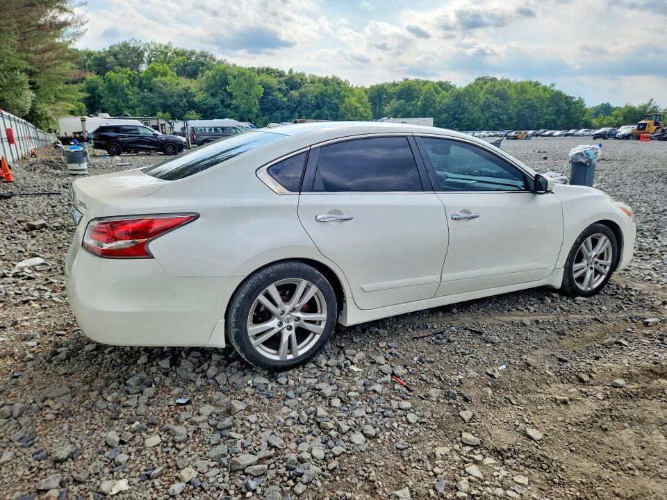 59088666 :رقم المزاد ، 1N4BL3AP5FC151605 vin ، 2015 Nissan Altima مزاد بيع