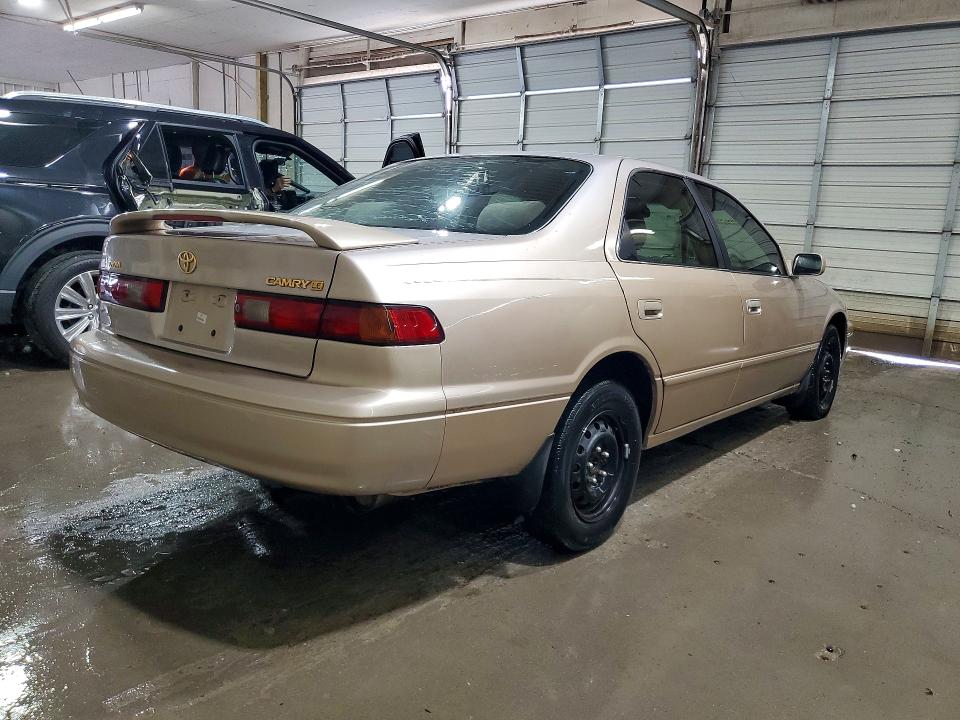 55026496 :رقم المزاد ، 4T1BG22KXXU449893 vin ، 1999 Toyota Camry مزاد بيع