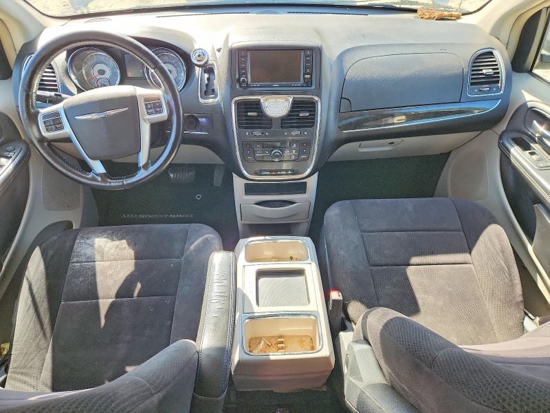 55620186 :رقم المزاد ، 2A4RR5DG5BR605118 vin ، 2011 Chrysler Town & Country مزاد بيع