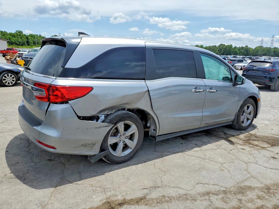 55825856 :رقم المزاد ، 5FNRL6H73KB120091 vin ، 2019 Honda Odyssey مزاد بيع