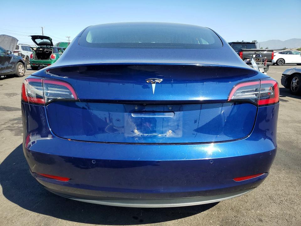 Продажа на аукционе авто 2018 Tesla Model 3, vin: 5YJ3E1EA6JF076413, номер лота: 56550366