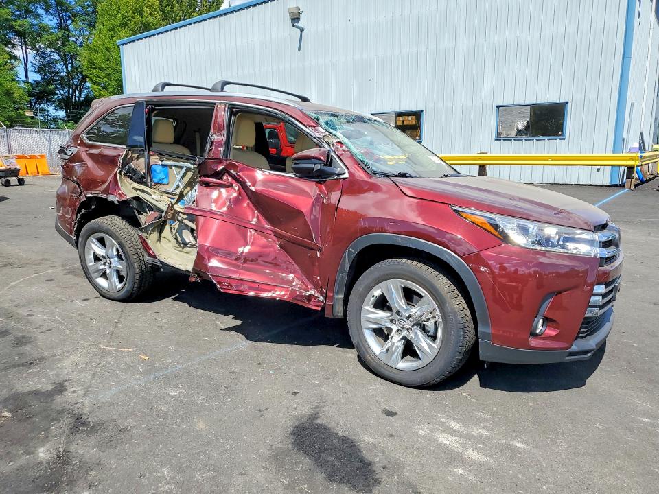 2017 Toyota Highlander მანქანა იყიდება აუქციონზე, vin: 5TDDZRFH7HS433879, აუქციონის ნომერი: 57813546