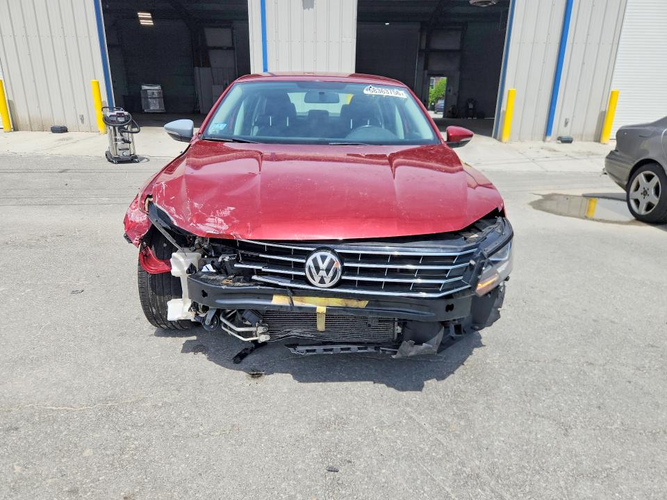58363756 :رقم المزاد ، 1VWDT7A31HC007329 vin ، 2017 Volkswagen Passat مزاد بيع
