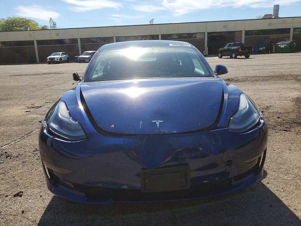 2022 Tesla Model 3 მანქანა იყიდება აუქციონზე, vin: 5YJ3E1EA1NF189028, აუქციონის ნომერი: 56251466