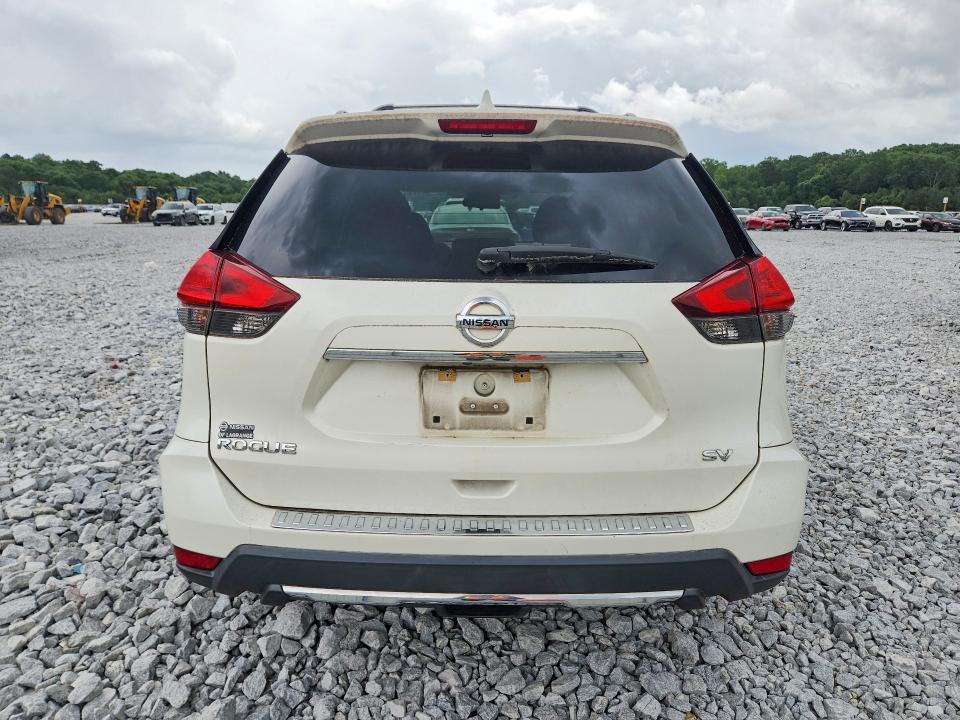 58022776 :رقم المزاد ، 5N1AT2MT1HC807760 vin ، 2017 Nissan Rogue مزاد بيع
