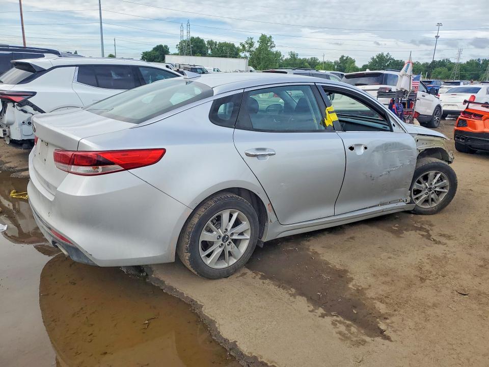 2016 Kia Optima მანქანა იყიდება აუქციონზე, vin: KNAGT4L30G5119812, აუქციონის ნომერი: 57046406
