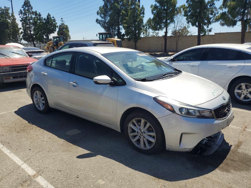 57024486 :رقم المزاد ، 3KPFL4A73HE116915 vin ، 2017 Kia Forte مزاد بيع