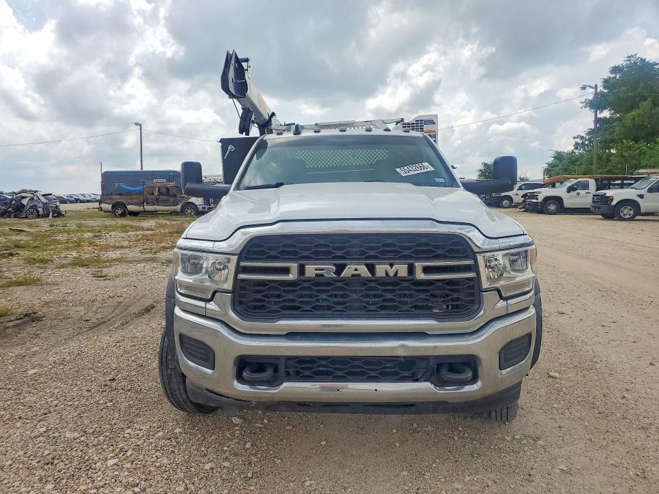 55432666 :رقم المزاد ، 3C7WRNBL1KG535523 vin ، 2019 Ram 5500 مزاد بيع
