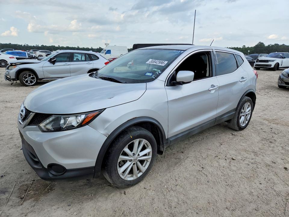 55842996 :رقم المزاد ، JN1BJ1CP2HW004079 vin ، 2017 Nissan Rogue Sport مزاد بيع