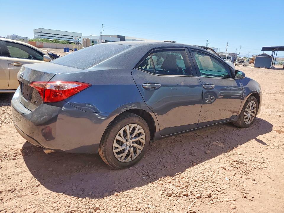 56167126 :رقم المزاد ، 2T1BURHE2HC800320 vin ، 2017 Toyota Corolla مزاد بيع