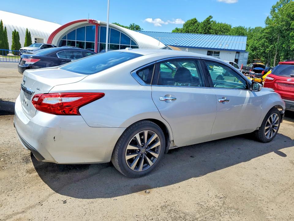 2017 Nissan Altima მანქანა იყიდება აუქციონზე, vin: 1N4AL3AP9HC169068, აუქციონის ნომერი: 57052776