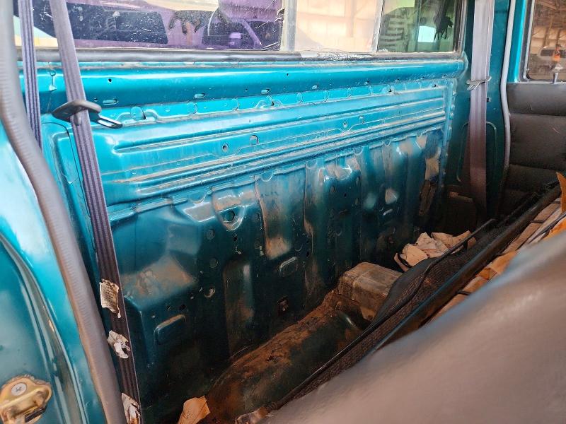 55693636 :رقم المزاد ، 1N6SD11S8TC303272 vin ، 1996 Nissan Truck مزاد بيع