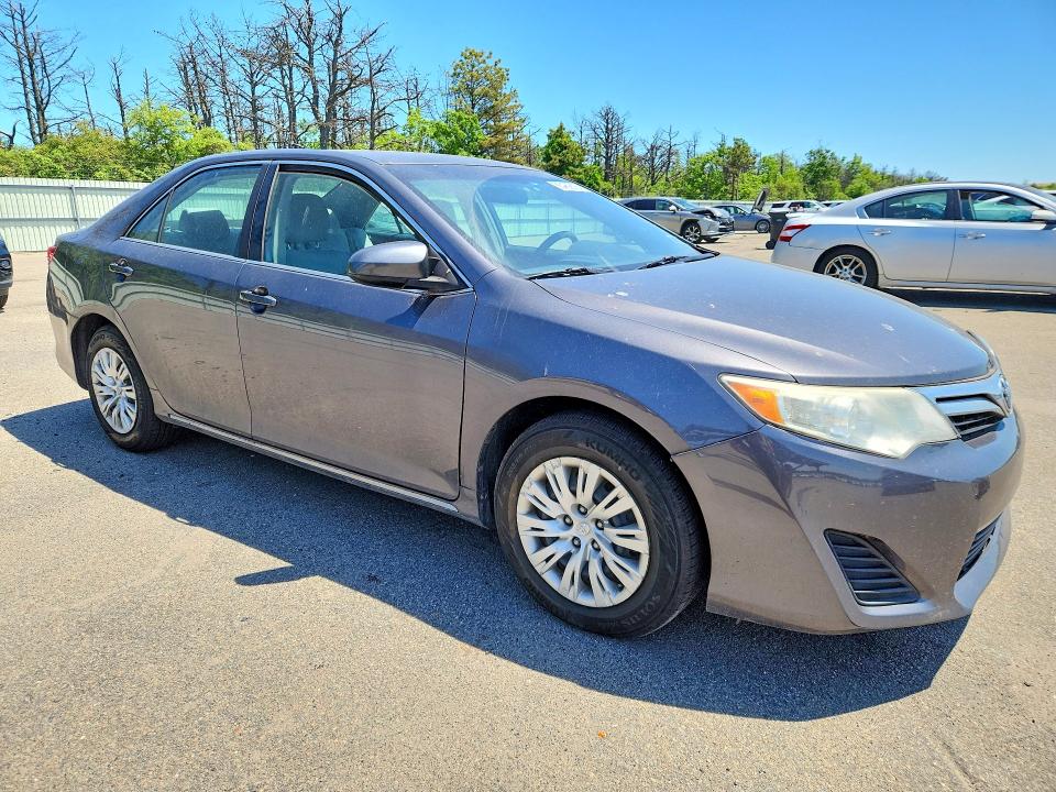 55469876 :رقم المزاد ، 4T4BF1FK6ER365516 vin ، 2014 Toyota Camry مزاد بيع