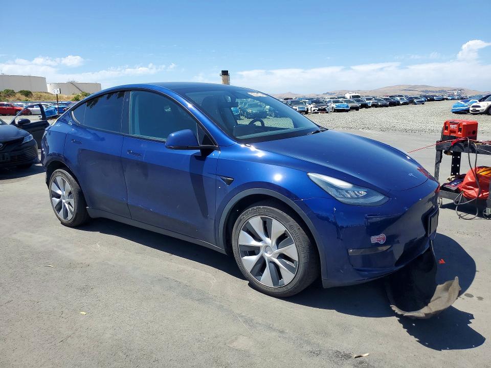 56253726 :رقم المزاد ، 5YJYGDEE5MF153264 vin ، 2021 Tesla Model Y مزاد بيع
