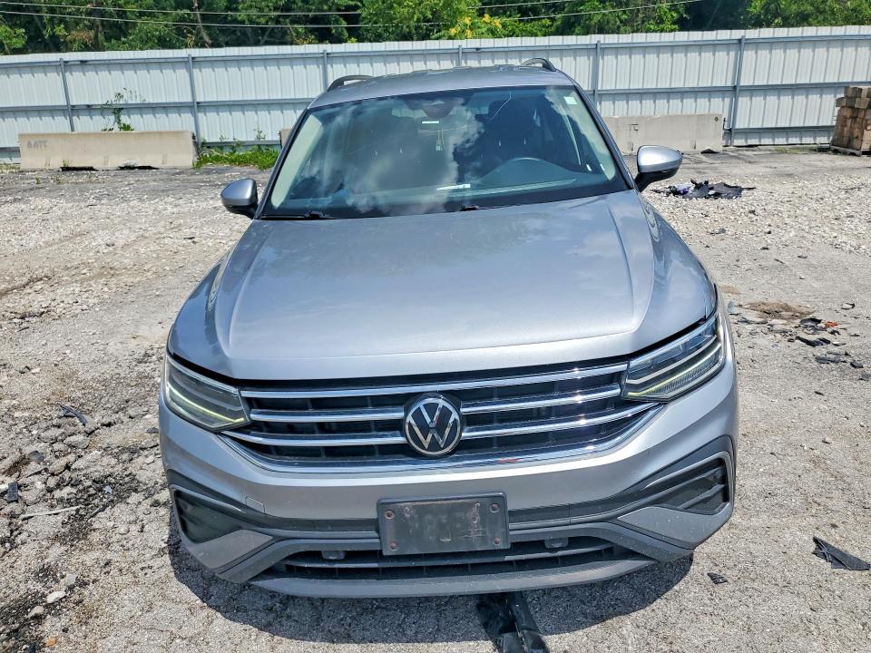 2022 Volkswagen Tiguan მანქანა იყიდება აუქციონზე, vin: 3VV1B7AX3NM028321, აუქციონის ნომერი: 57874096