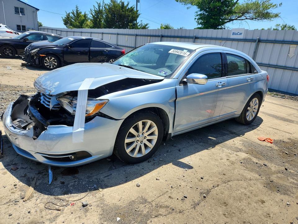 55943516 :رقم المزاد ، 1C3CCBCG1DN570661 vin ، 2013 Chrysler 200 مزاد بيع