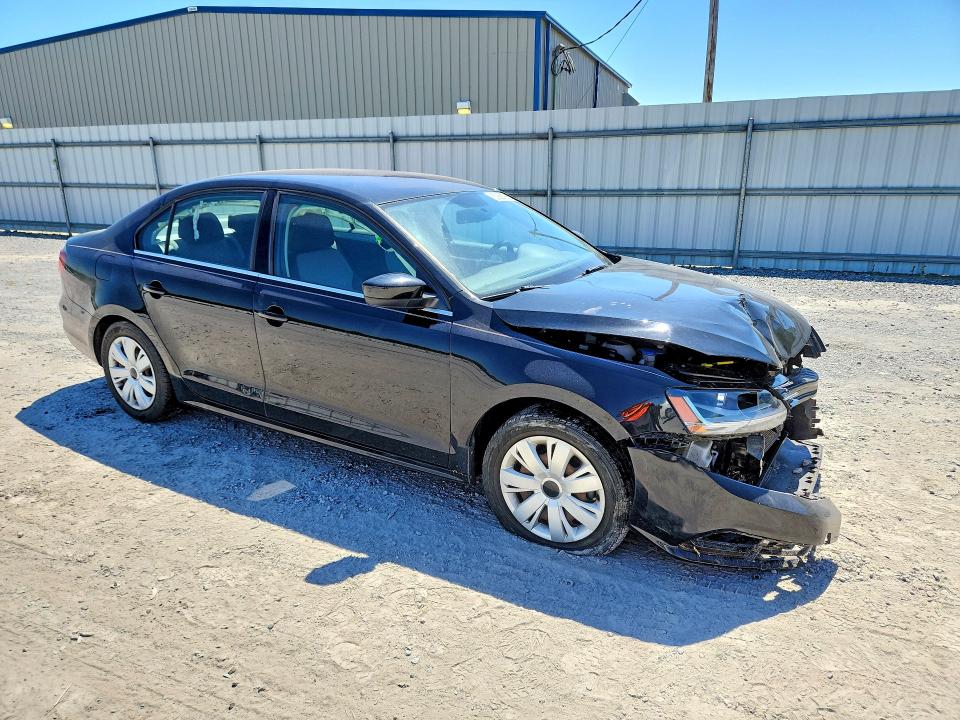 55988736 :رقم المزاد ، 3VW167AJ0HM342153 vin ، 2017 Volkswagen Jetta مزاد بيع