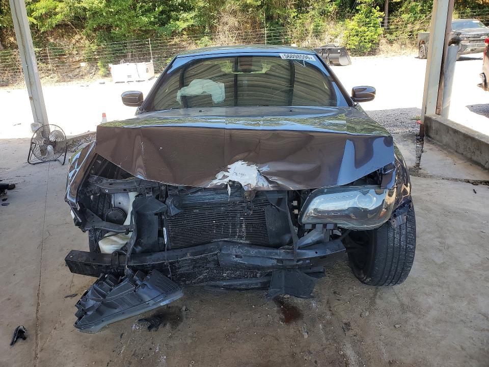 56098596 :رقم المزاد ، 2C3CCAGG7JH198980 vin ، 2018 Chrysler 300 مزاد بيع