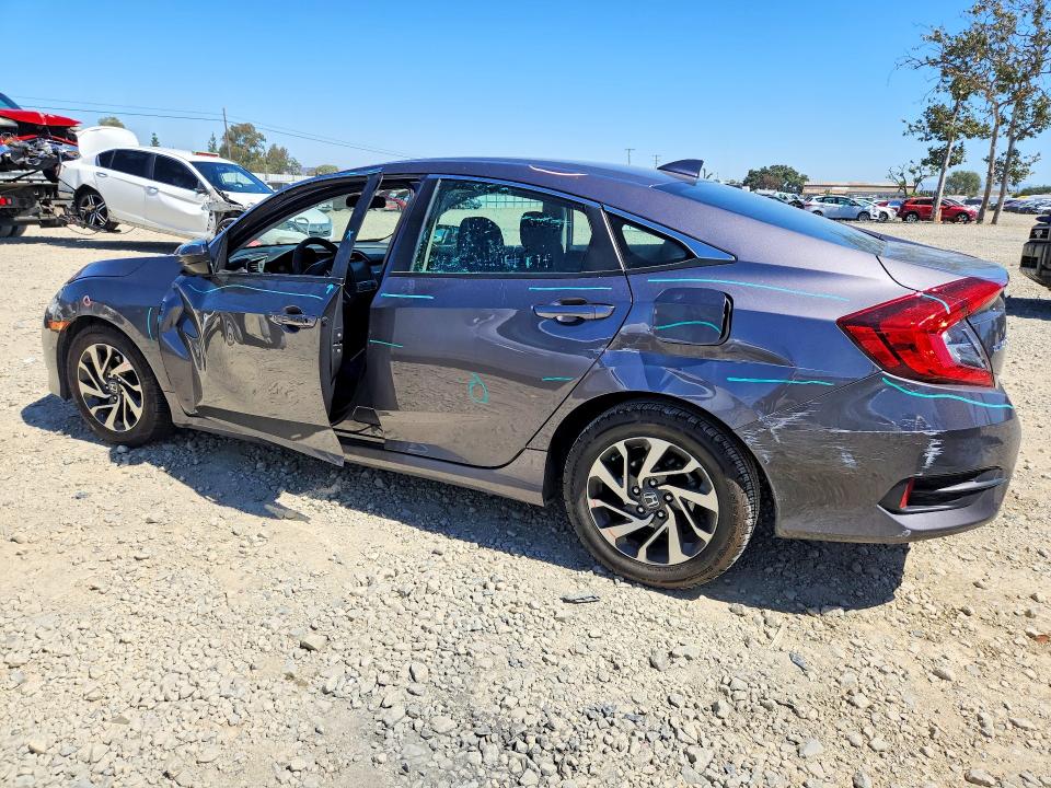 56151346 :رقم المزاد ، 19XFC2F77HE215962 vin ، 2017 Honda Civic مزاد بيع