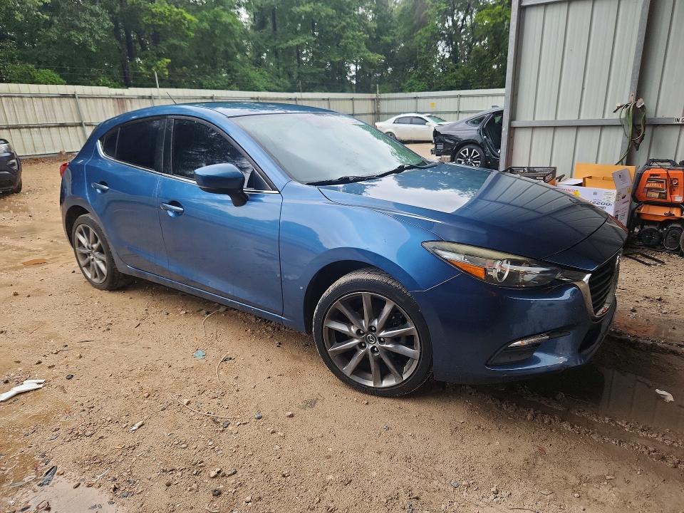 2018 Mazda 3 მანქანა იყიდება აუქციონზე, vin: 3MZBN1L39JM199390, აუქციონის ნომერი: 57722586