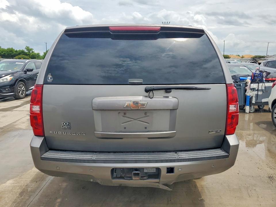 Продажа на аукционе авто 2008 Chevrolet Suburban, vin: 1GNFK163X8R143497, номер лота: 53930396