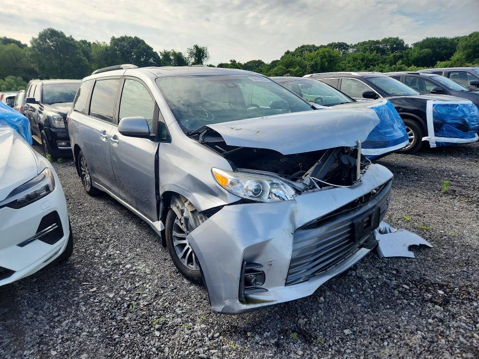 2018 Toyota Sienna მანქანა იყიდება აუქციონზე, vin: 5TDYZ3DC7JS938249, აუქციონის ნომერი: 52410056
