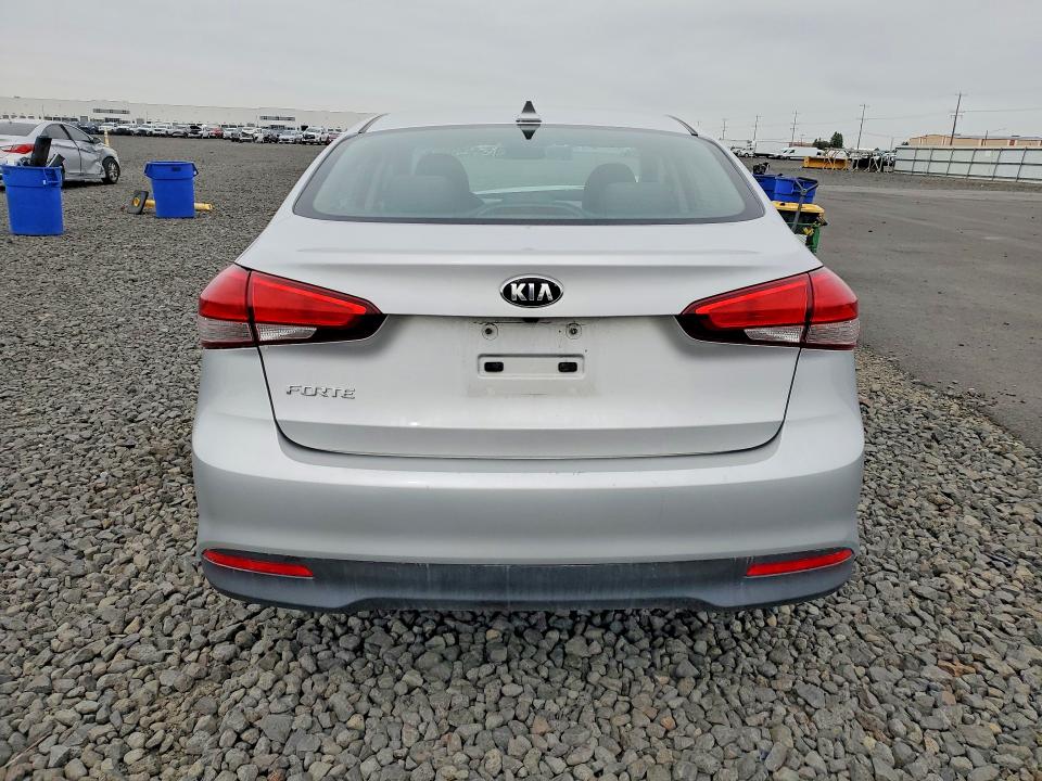 2018 Kia Forte მანქანა იყიდება აუქციონზე, vin: 3KPFL4A7XJE170752, აუქციონის ნომერი: 55535436