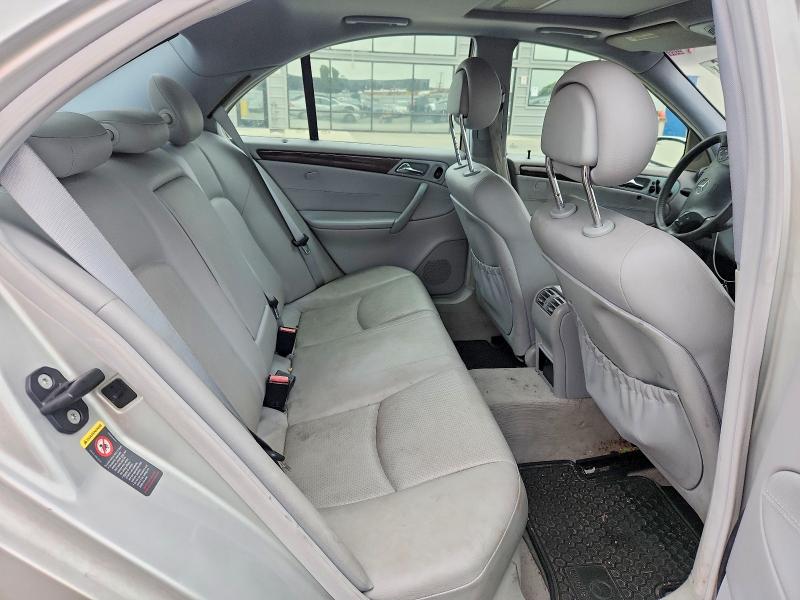 2004 Mercedes-benz C მანქანა იყიდება აუქციონზე, vin: WDBRF61J44A576463, აუქციონის ნომერი: 58074156