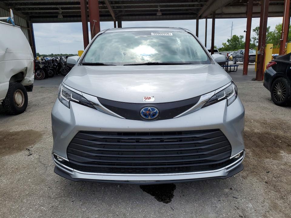 2021 Toyota Sienna მანქანა იყიდება აუქციონზე, vin: 5TDYRKEC8MS055368, აუქციონის ნომერი: 55960956