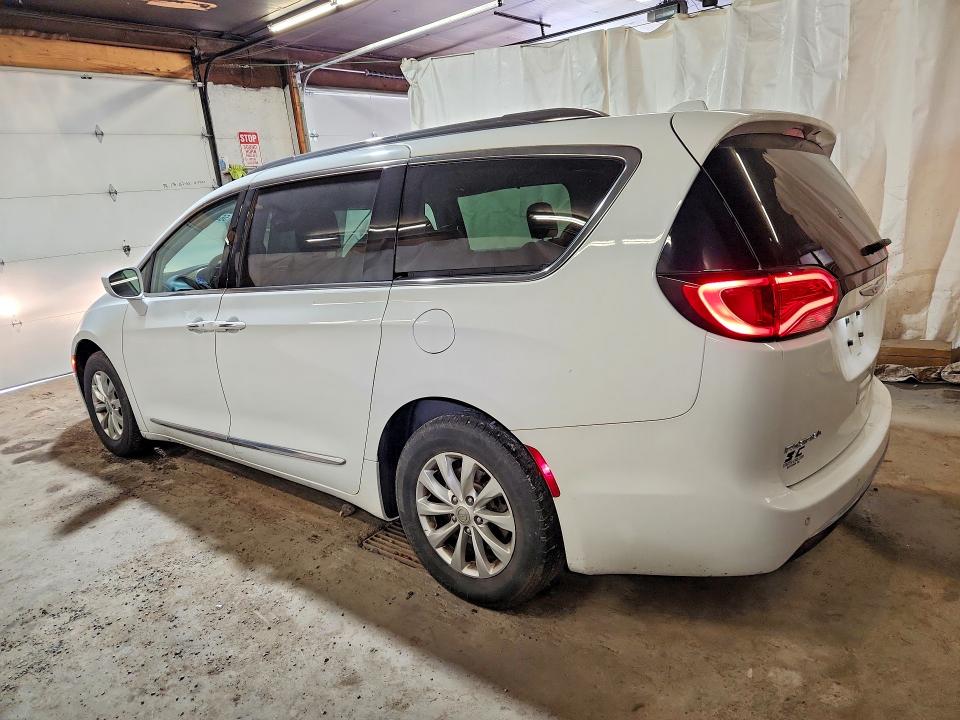 56458696 :رقم المزاد ، 2C4RC1BG7JR149379 vin ، 2018 Chrysler Pacifica مزاد بيع