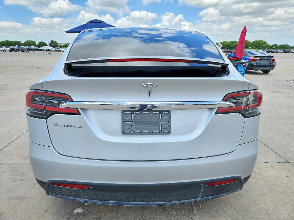 2018 Tesla Model X მანქანა იყიდება აუქციონზე, vin: 5YJXCDE21JF101252, აუქციონის ნომერი: 56291926