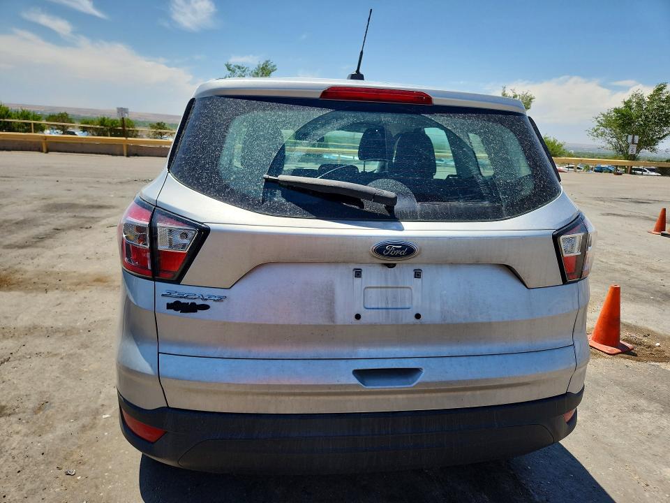 57071846 :رقم المزاد ، 1FMCU0F77HUC60188 vin ، 2017 Ford Escape مزاد بيع