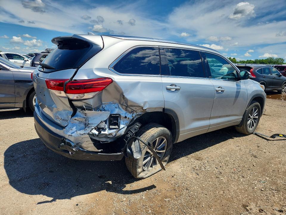 Продажа на аукционе авто 2017 Toyota Highlander, vin: 5TDJZRFH0HS508974, номер лота: 58550806