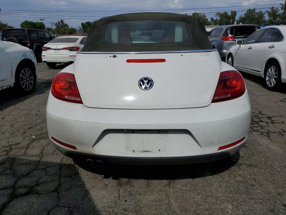 2015 Volkswagen Beetle მანქანა იყიდება აუქციონზე, vin: 3VW517AT9FM809651, აუქციონის ნომერი: 58324626
