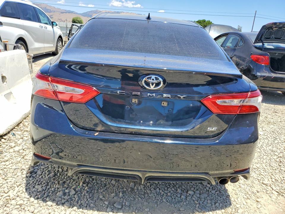 59186216 :رقم المزاد ، 4T1B11HK5KU255185 vin ، 2019 Toyota Camry مزاد بيع