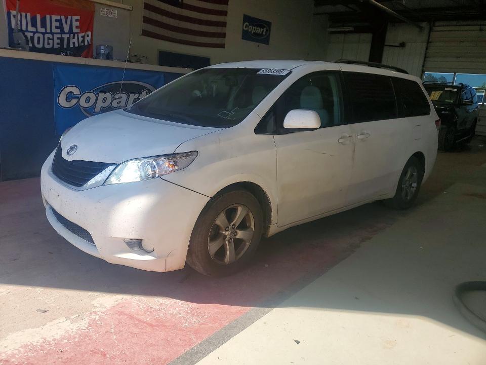 2011 Toyota Sienna მანქანა იყიდება აუქციონზე, vin: 5TDKK3DC4BS103687, აუქციონის ნომერი: 55863396