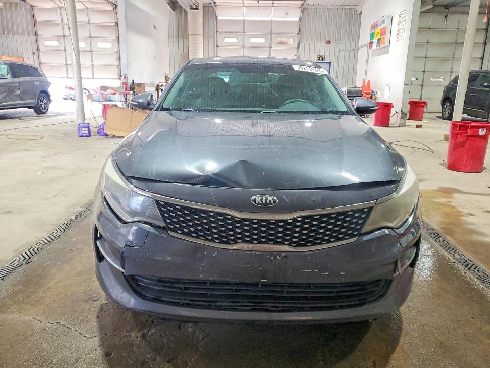 58252526 :رقم المزاد ، 5XXGU4L33JG185077 vin ، 2018 Kia Optima مزاد بيع