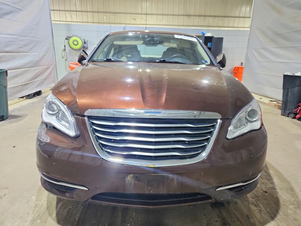 57331976 :رقم المزاد ، 1C3CCBBBXDN665645 vin ، 2013 Chrysler 200 مزاد بيع