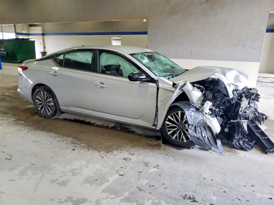 58701186 :رقم المزاد ، 1N4BL4DW6TN318613 vin ، 2026 Nissan Altima مزاد بيع