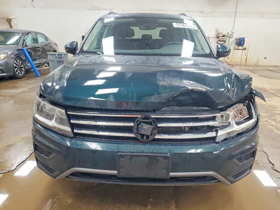 Продажа на аукционе авто 2018 Volkswagen Tiguan, vin: 3VV2B7AX9JM158005, номер лота: 57367366