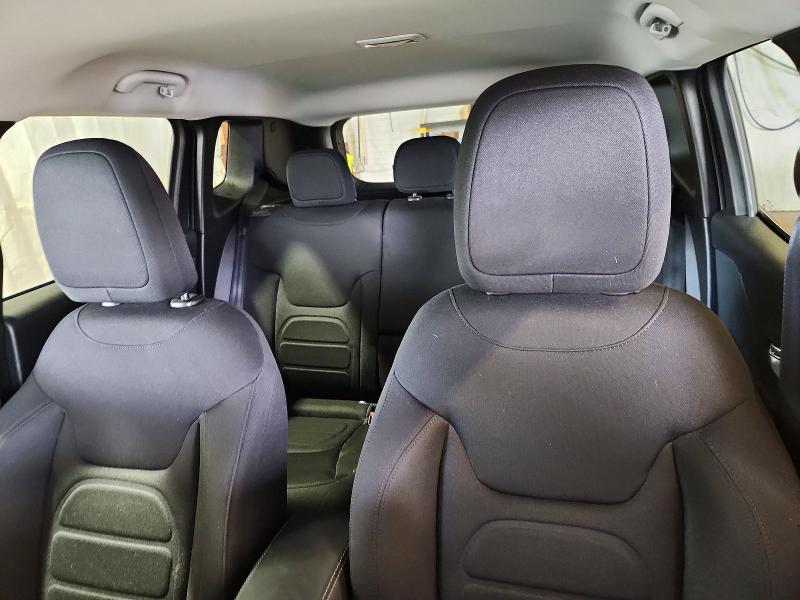 57626856 :رقم المزاد ، ZACNJDB10NPN81675 vin ، 2022 Jeep Renegade مزاد بيع