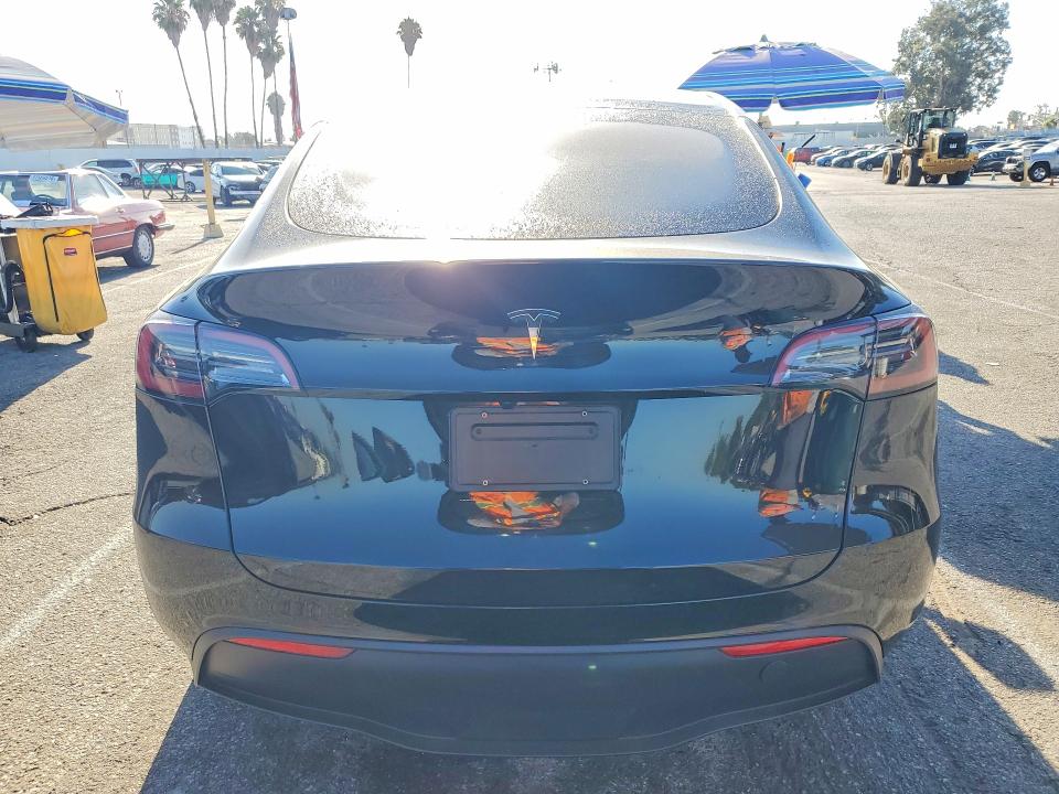 2025 Tesla Model Y მანქანა იყიდება აუქციონზე, vin: 7SAYGDED6SF233762, აუქციონის ნომერი: 57248476
