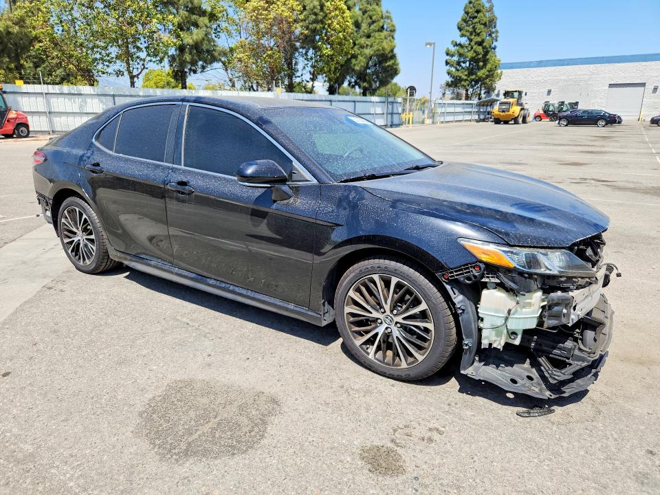 2018 Toyota Camry მანქანა იყიდება აუქციონზე, vin: 4T1B11HK6JU666528, აუქციონის ნომერი: 55763626