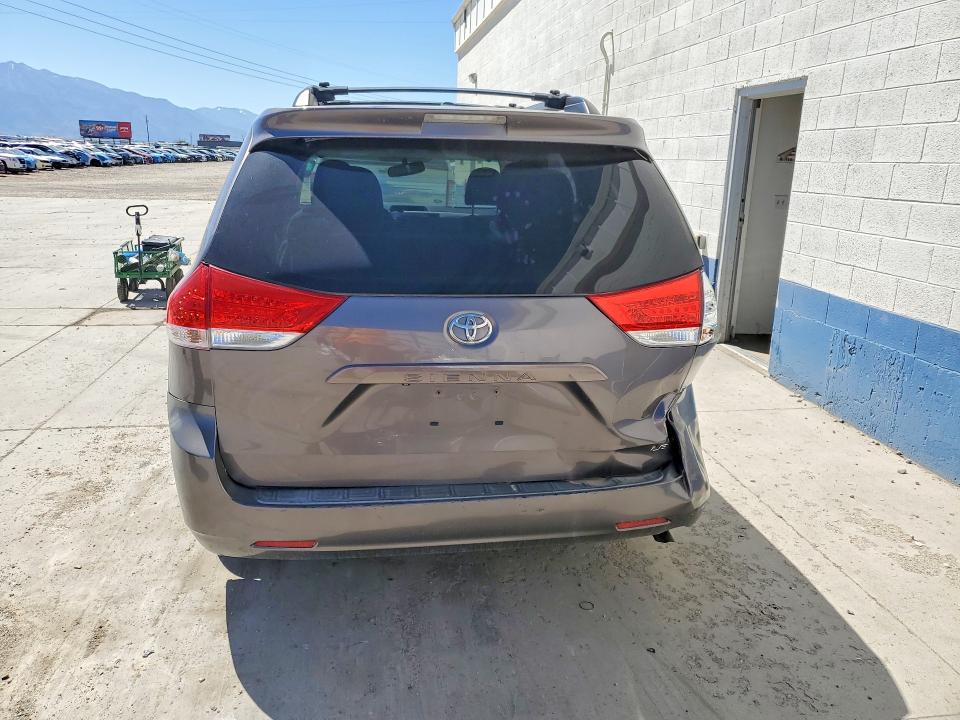 Продажа на аукционе авто 2011 Toyota Sienna, vin: 5TDKK3DC4BS092898, номер лота: 56049116