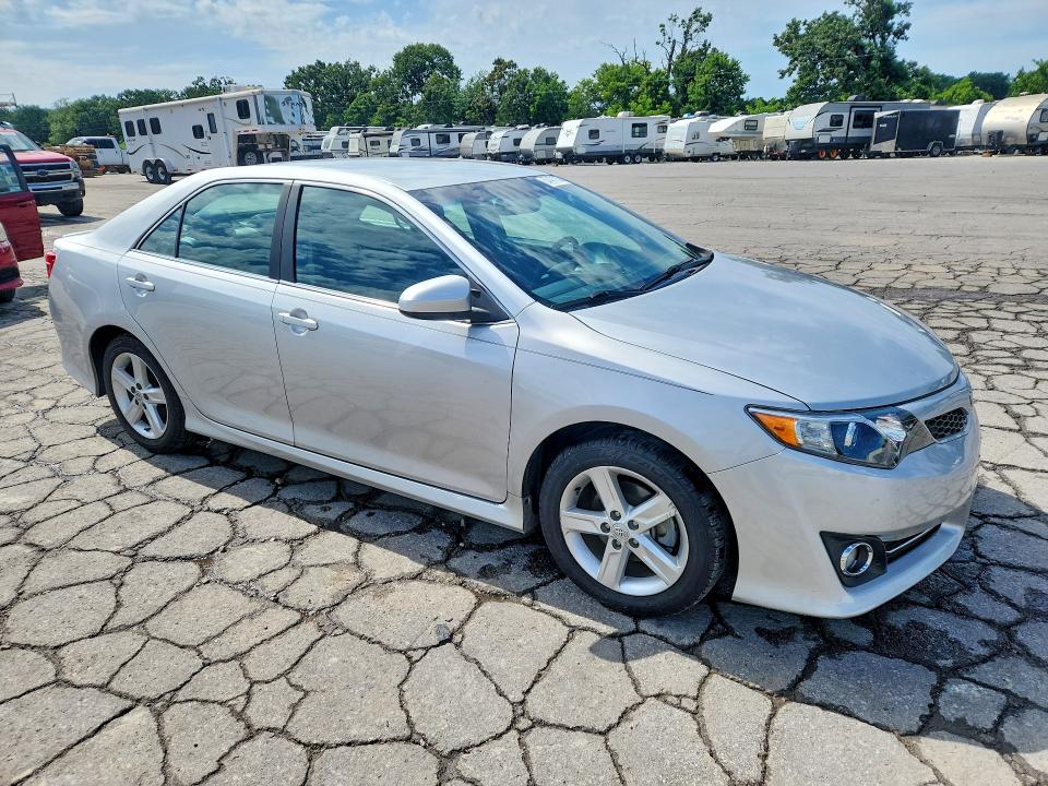 57471736 :رقم المزاد ، 4T1BF1FK7CU609567 vin ، 2012 Toyota Camry مزاد بيع
