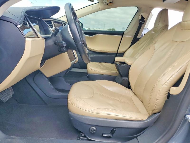 57447946 :رقم المزاد ، 5YJSA1CN6DFP27377 vin ، 2013 Tesla Model S مزاد بيع